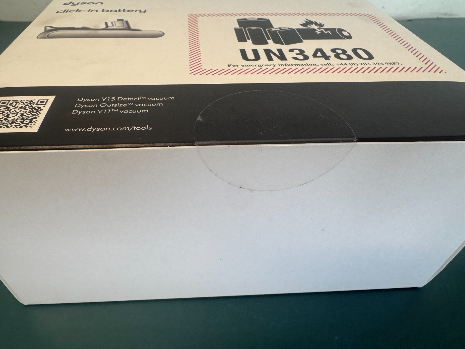 Dyson ORIGINAL NEW Battery V15 Detect Outsize V11 With charger - Image 5