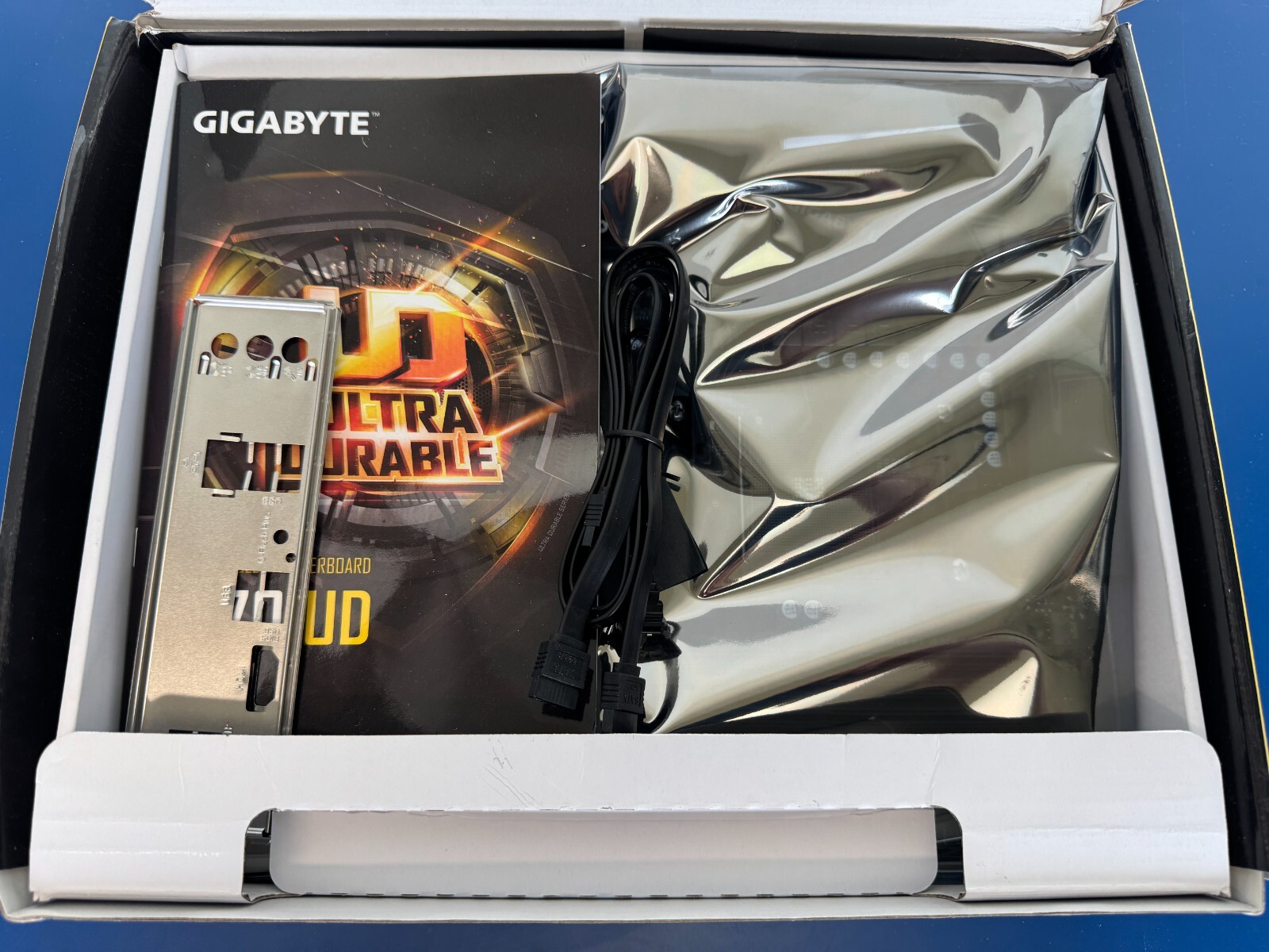 Gigabyte X570 UD Motherboard AMD AM4 AMD X570 DDR4 M.2 USB 3.2 ATX HDMI PS/2 - Image 3