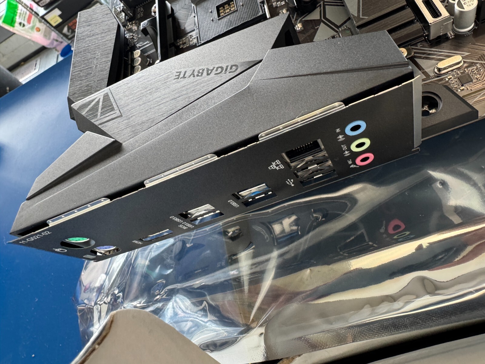Gigabyte X570 UD Motherboard AMD AM4 AMD X570 DDR4 M.2 USB 3.2 ATX HDMI PS/2 - Image 6