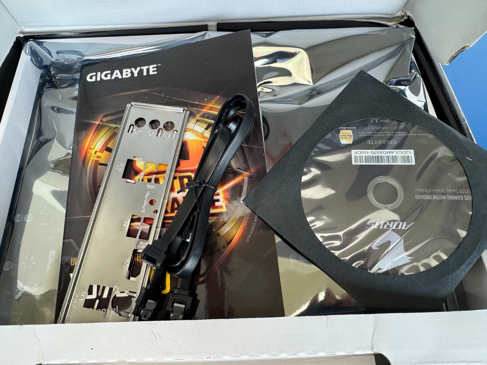 Gigabyte X570 UD Motherboard AMD AM4 AMD X570 DDR4 M.2 USB 3.2 ATX HDMI PS/2 - Image 10