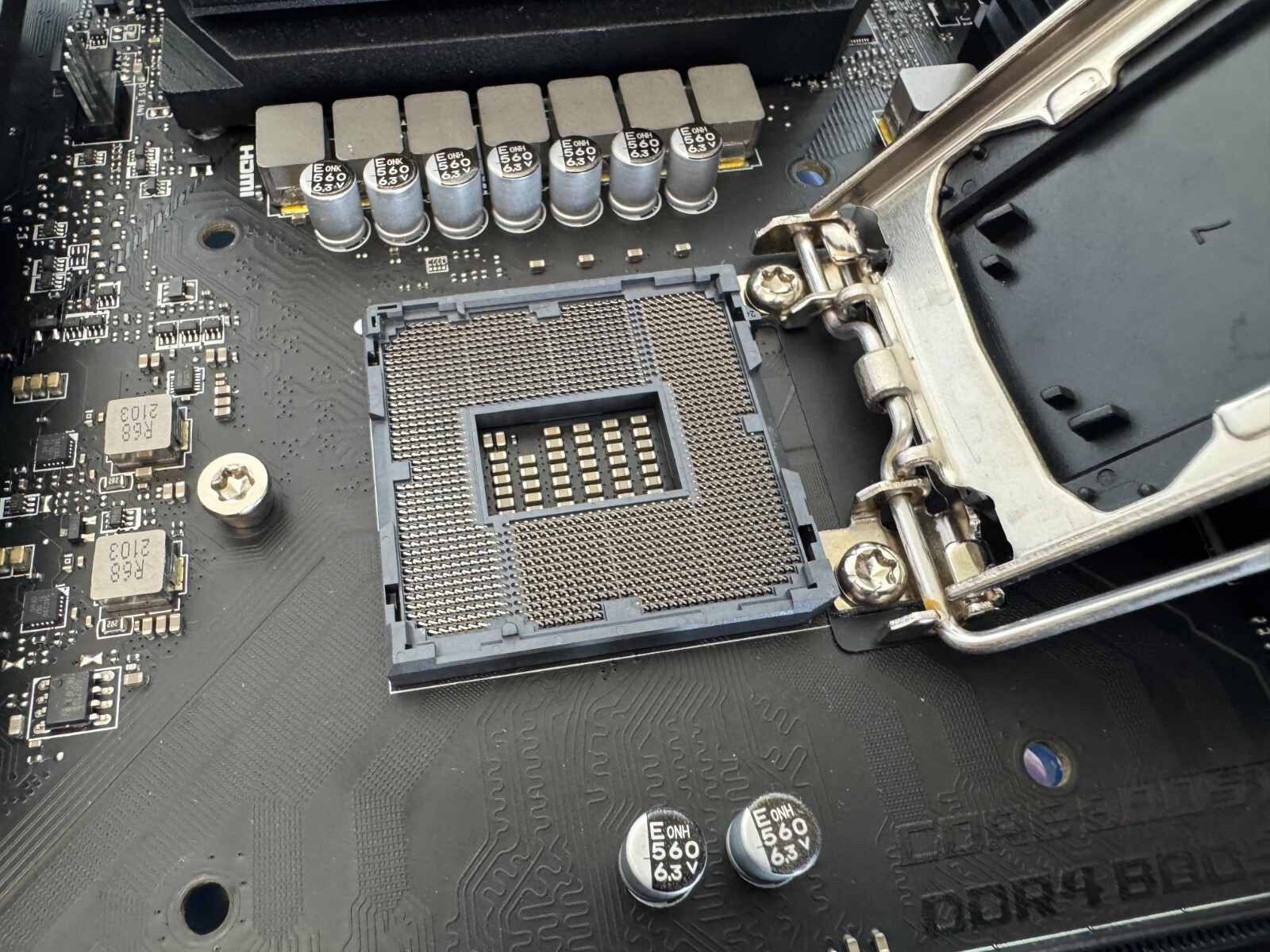 MSI MPG Z490 GAMING PLUS LGA 1200 Intel Z490 SATA 6Gb/s ATX Intel Motherboard - Image 7