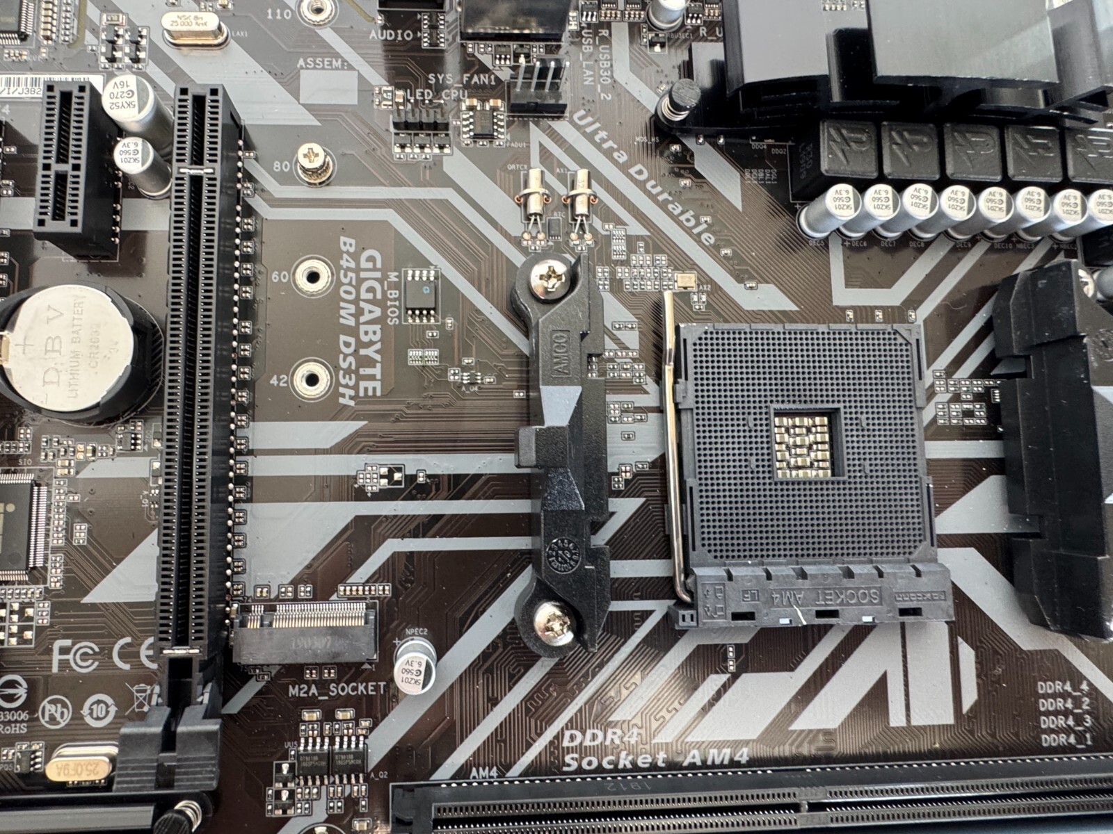 GIGABYTE B450M DS3H Motherboard AMD B450 Socket AM4 DDR4 M.2 M-ATX HDMI Ryzen - Image 7