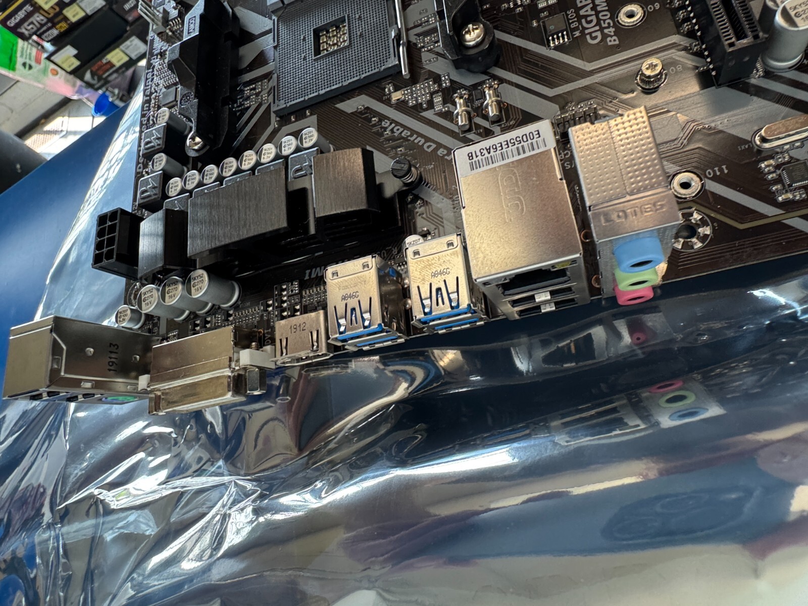 GIGABYTE B450M DS3H Motherboard AMD B450 Socket AM4 DDR4 M.2 M-ATX HDMI Ryzen - Image 8