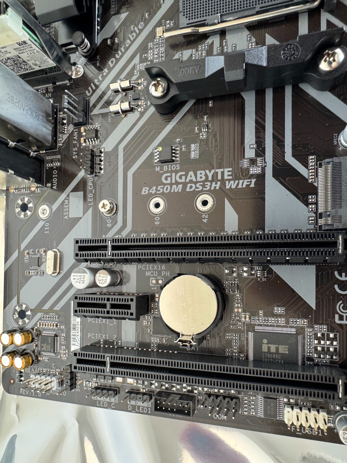 Gigabyte B450M DS3H WiFi AMD AM4 Micro ATX DDR4 Motherboard - Image 8
