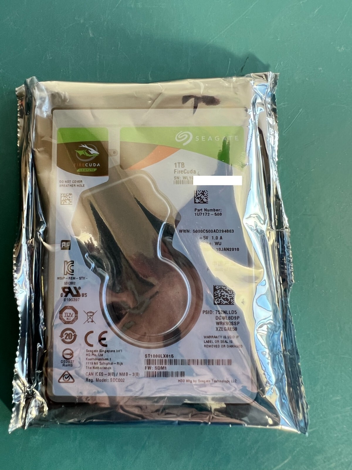 ST1000LX015, PN 1U7172-500, Seagate Firecuda 1TB 2.5 HDD BRAND NEW SEALED