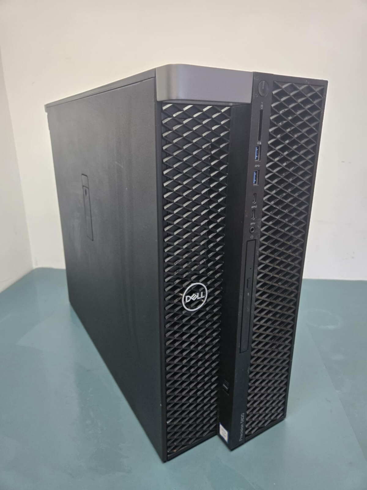 Dell Precision 5820 256GB SSD Xeon W-2125 4.00 GHz 32GB P5000 Nvidia Quadro