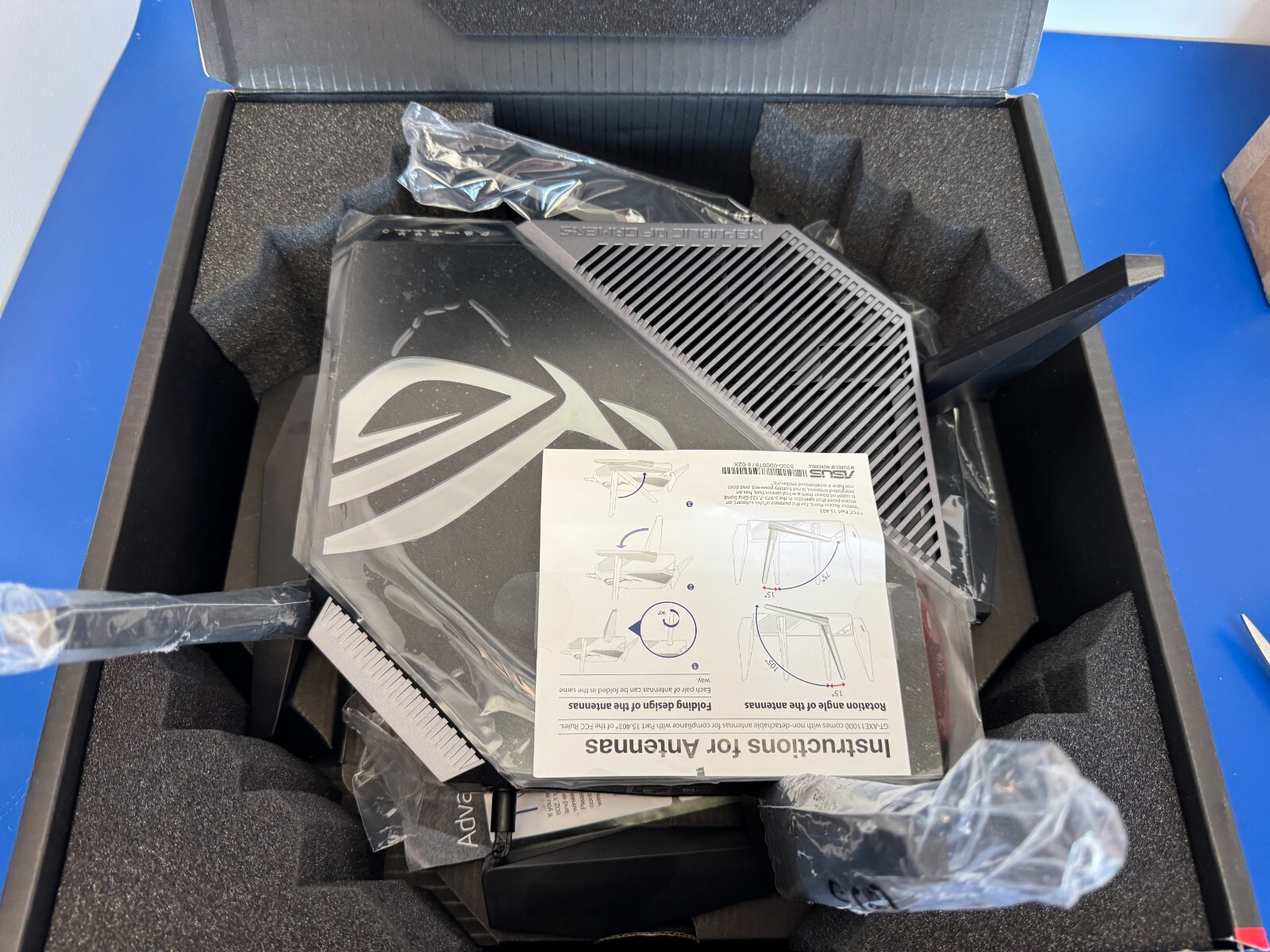 *READ** Asus ROG Rapture GT-AXE11000 Wi-Fi 6 IEEE 802.11ax Wireless Router - Image 3