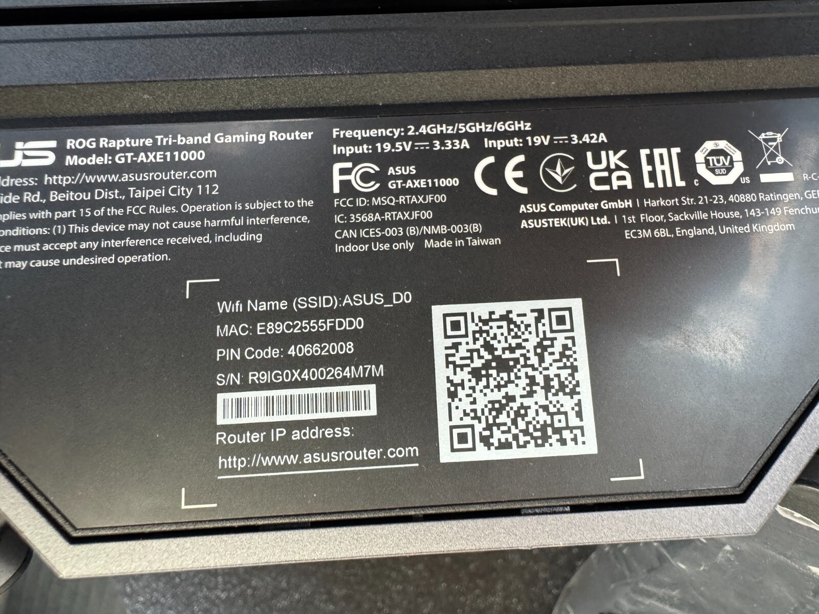*READ** Asus ROG Rapture GT-AXE11000 Wi-Fi 6 IEEE 802.11ax Wireless Router - Image 7