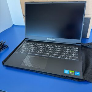 Gigabyte G5 MF 15.6" i5-12450H 512GB 16GB 144Hz  RTX4050 Laptop