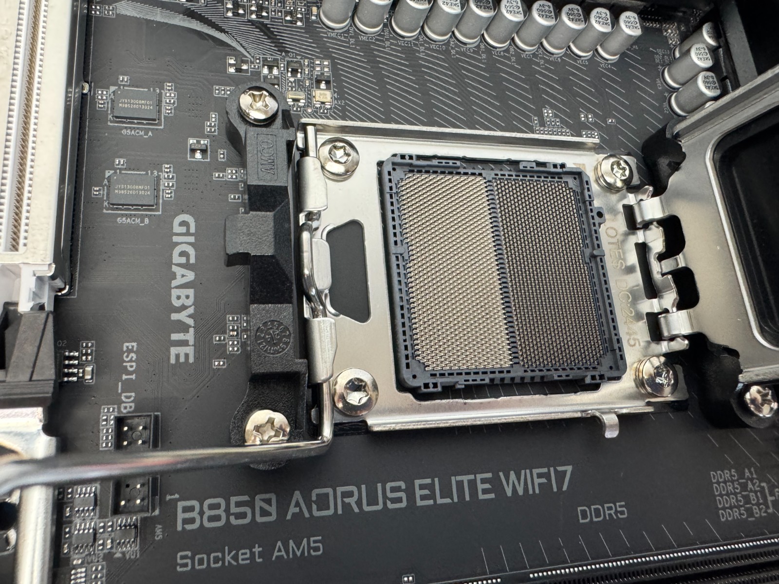 GIGABYTE B850 AORUS ELITE WIFI7 AMD AM5 LGA 1718 Motherboard, ATX, DDR5, 3x M.2, - Image 8