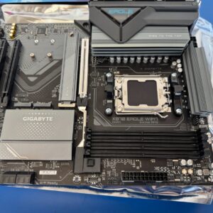 GIGABYTE X870 EAGLE WIFI7 AM5 LGA 1718, ATX, DDR5, 4x M.2, PCIe 5.0, USB4, Wi-Fi