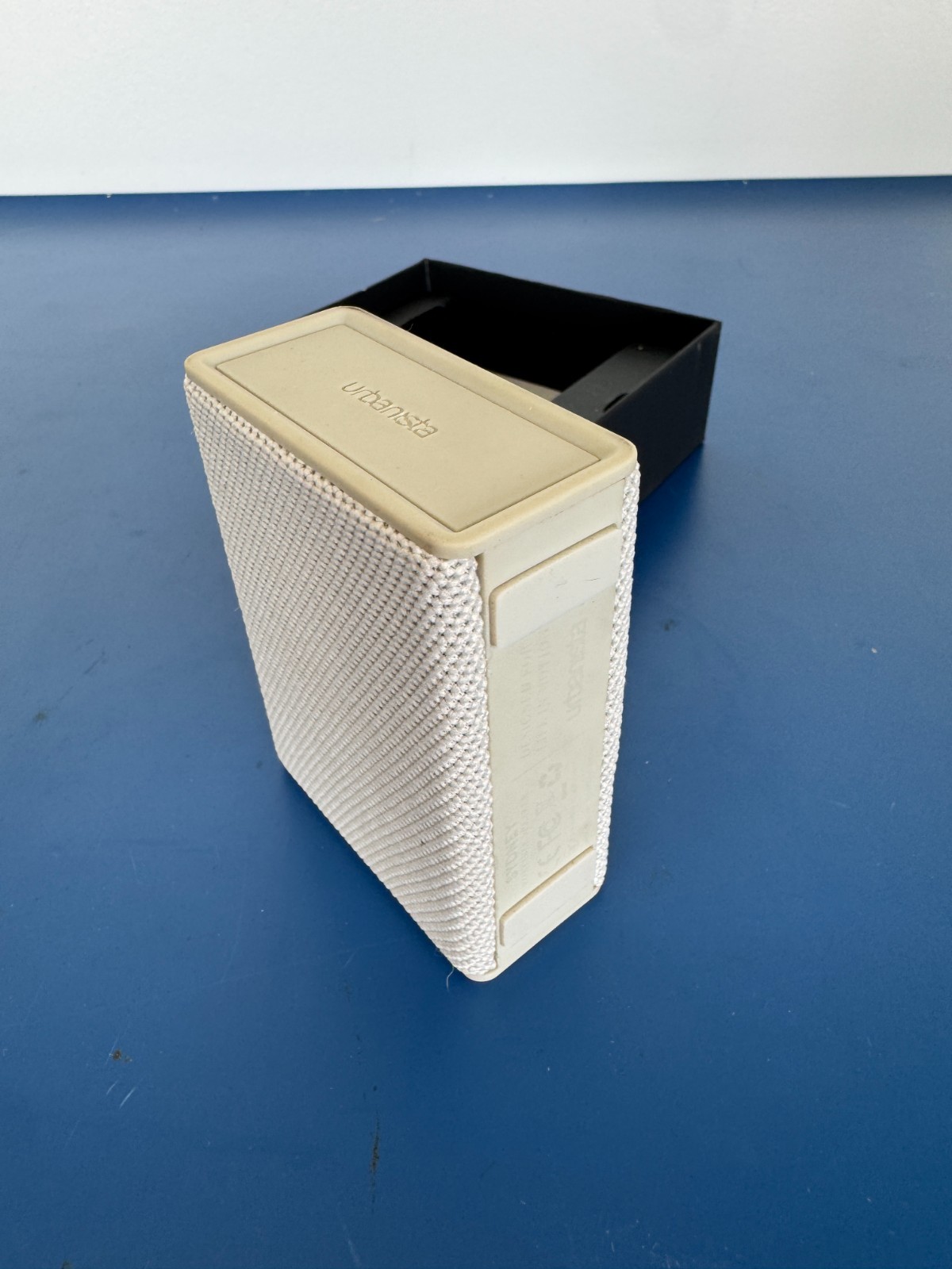 Sydney Portable Speaker - White - Bluetooth battery powered - Image 3
