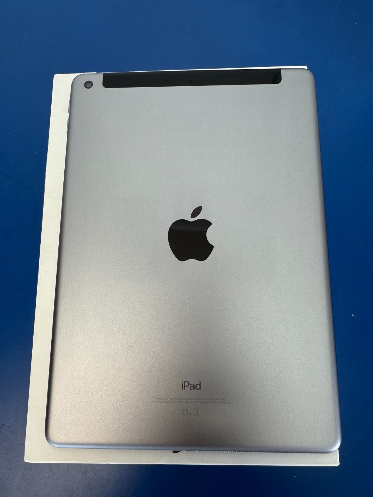 iOS 10.3.2 Apple iPad 5th Generation A1823 32GB Wi-Fi + 4G LTE Cellular 9.7 - Image 4