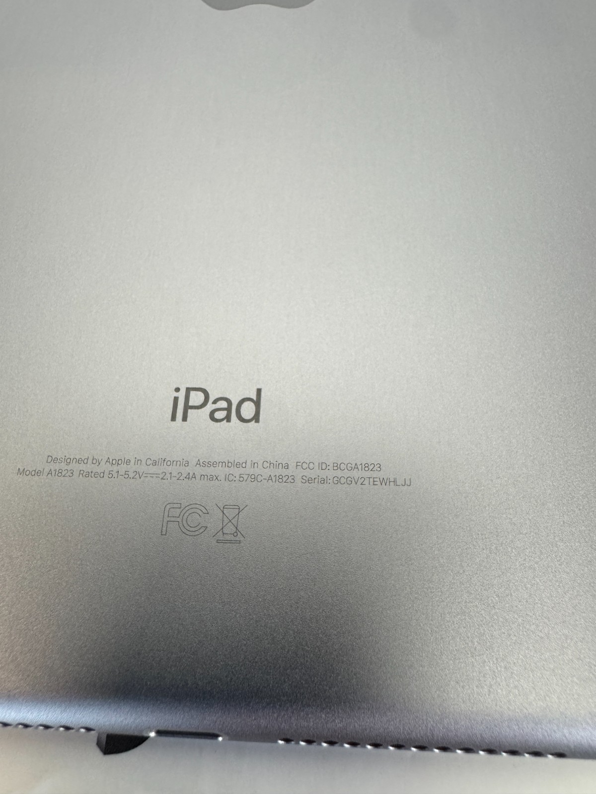 iOS 10.3.2 Apple iPad 5th Generation A1823 32GB Wi-Fi + 4G LTE Cellular 9.7 - Image 5
