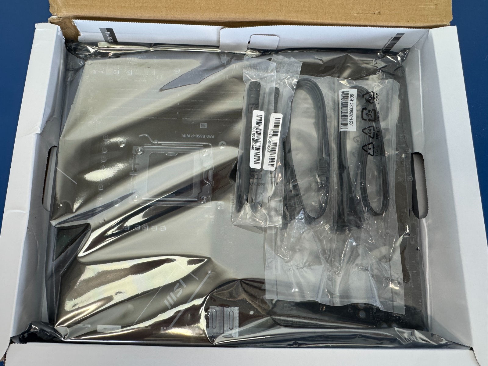 MSI PRO B650-P WIFI AM5 AMD B650 SATA 6Gb/s DDR5 Ryzen 7000 8000 9000 ATX - Image 4