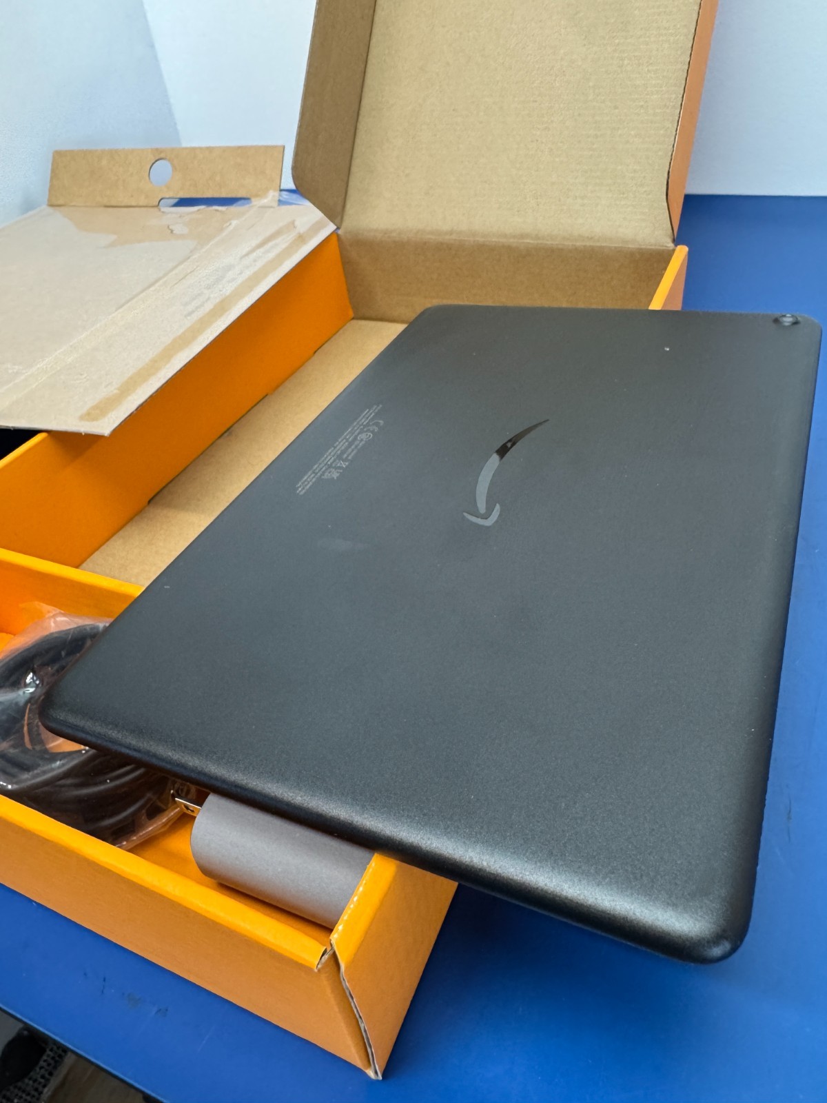 Amazon Fire HD 10 Tablet ( 13th Gen, 2023, TG425K ) 32GB - Image 6