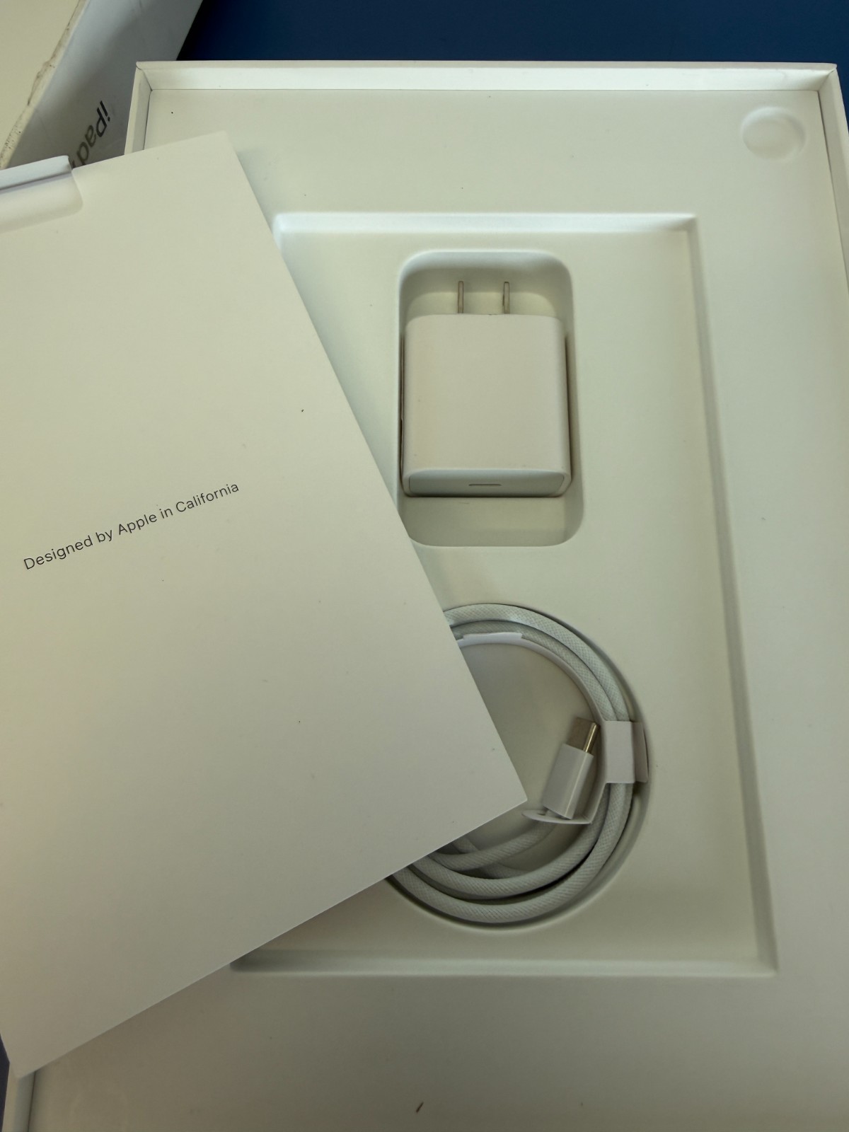 Apple iPad Air 11-Inch (M2) 256GB - Starlight - Image 2
