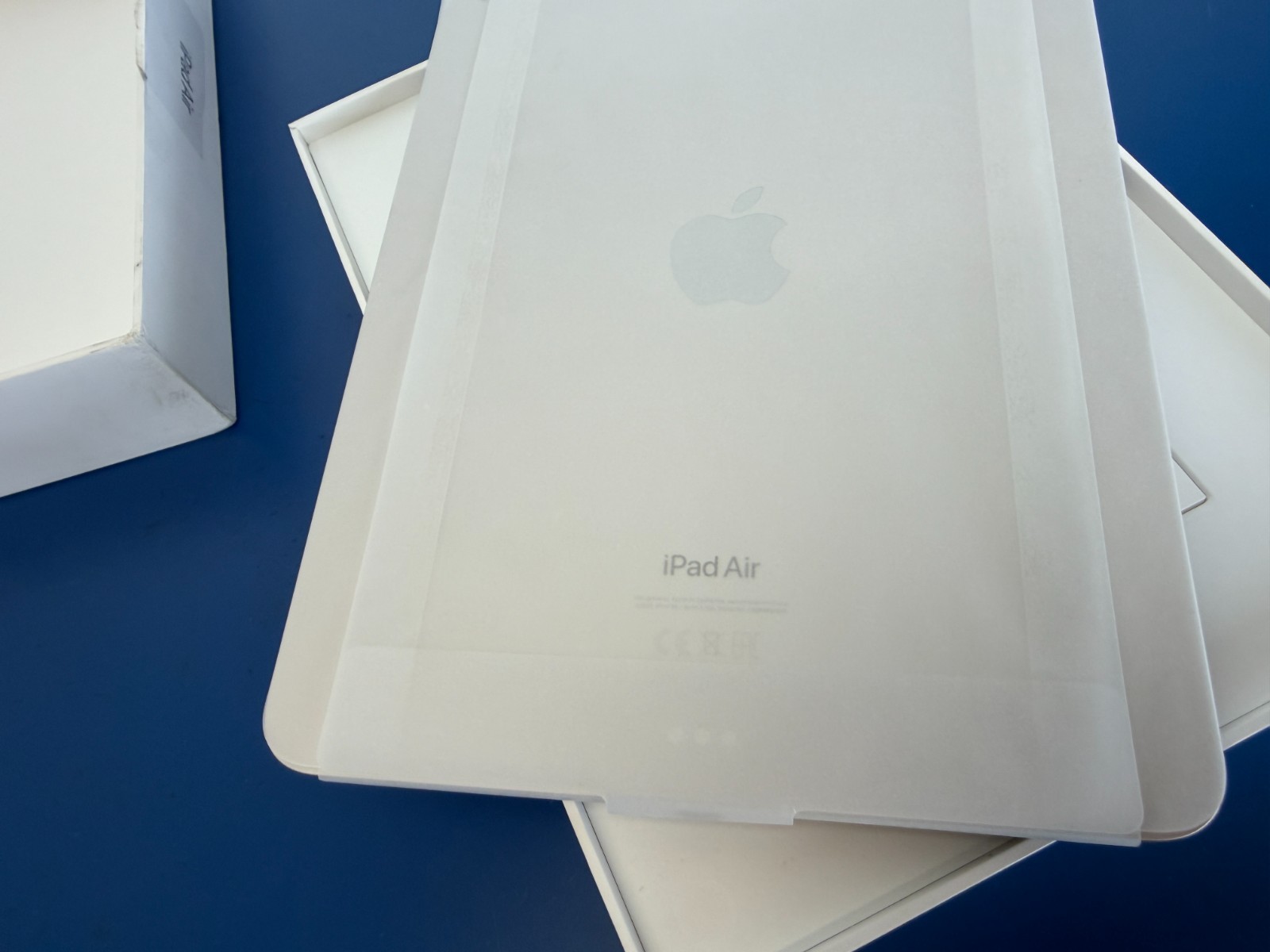 Apple iPad Air 11-Inch (M2) 256GB - Starlight - Image 6