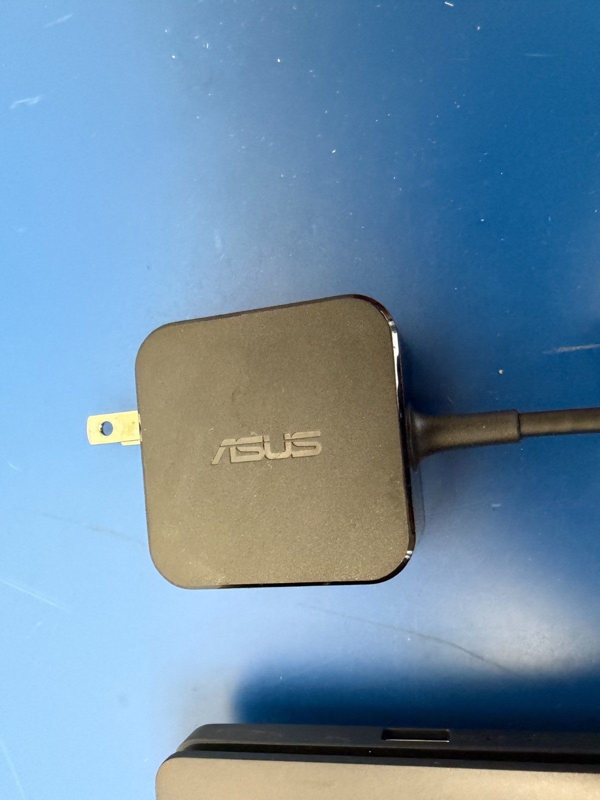 ASUS V16 16" Gaming Laptop Intel Core 5 210H/16GB RAM/512GB SSD/GeForce RTX 3050 - Image 15