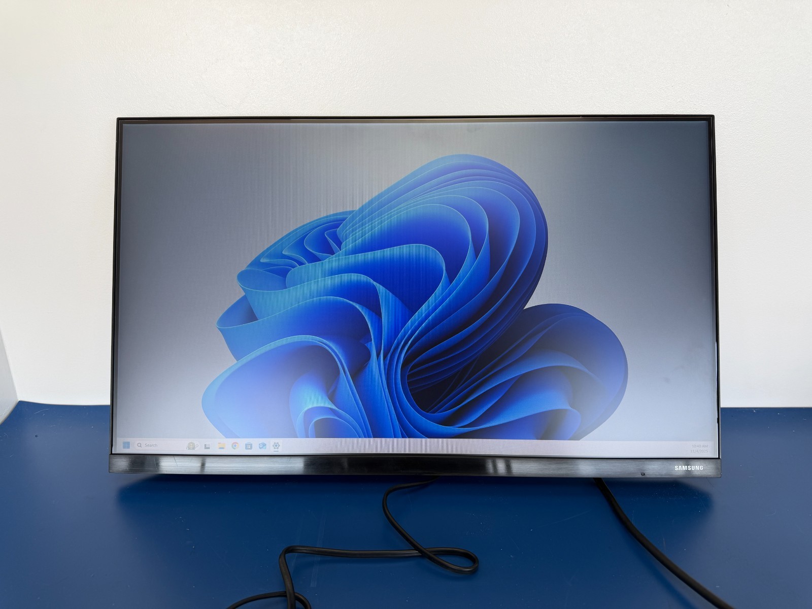 Samsung 24" FHD Monitor 75 hz, 4ms, IPS LED, FreeSync LF24T350FHNXZA (OPEN BOX) - Image 4