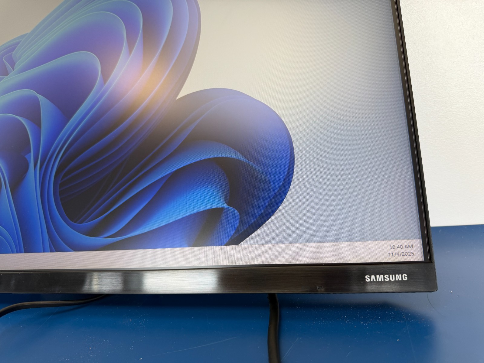 Samsung 24" FHD Monitor 75 hz, 4ms, IPS LED, FreeSync LF24T350FHNXZA (OPEN BOX) - Image 5