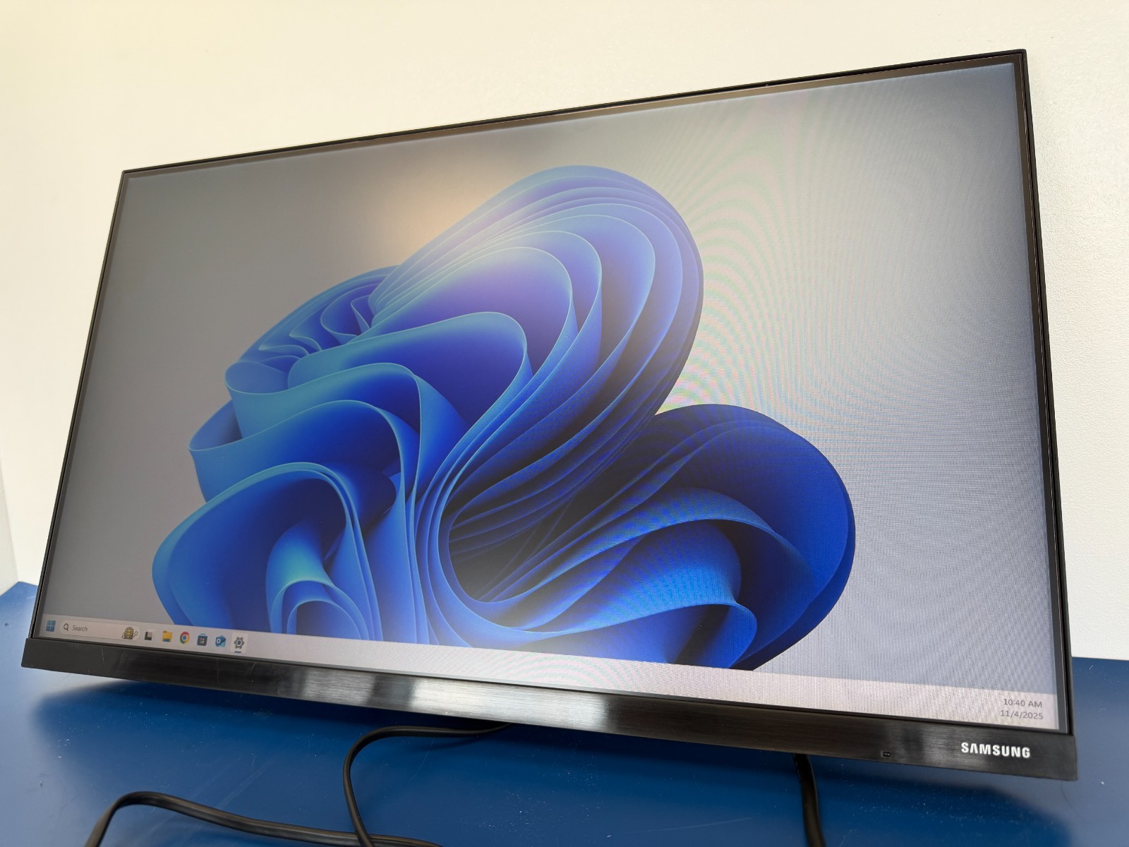 Samsung 24" FHD Monitor 75 hz, 4ms, IPS LED, FreeSync LF24T350FHNXZA (OPEN BOX) - Image 6