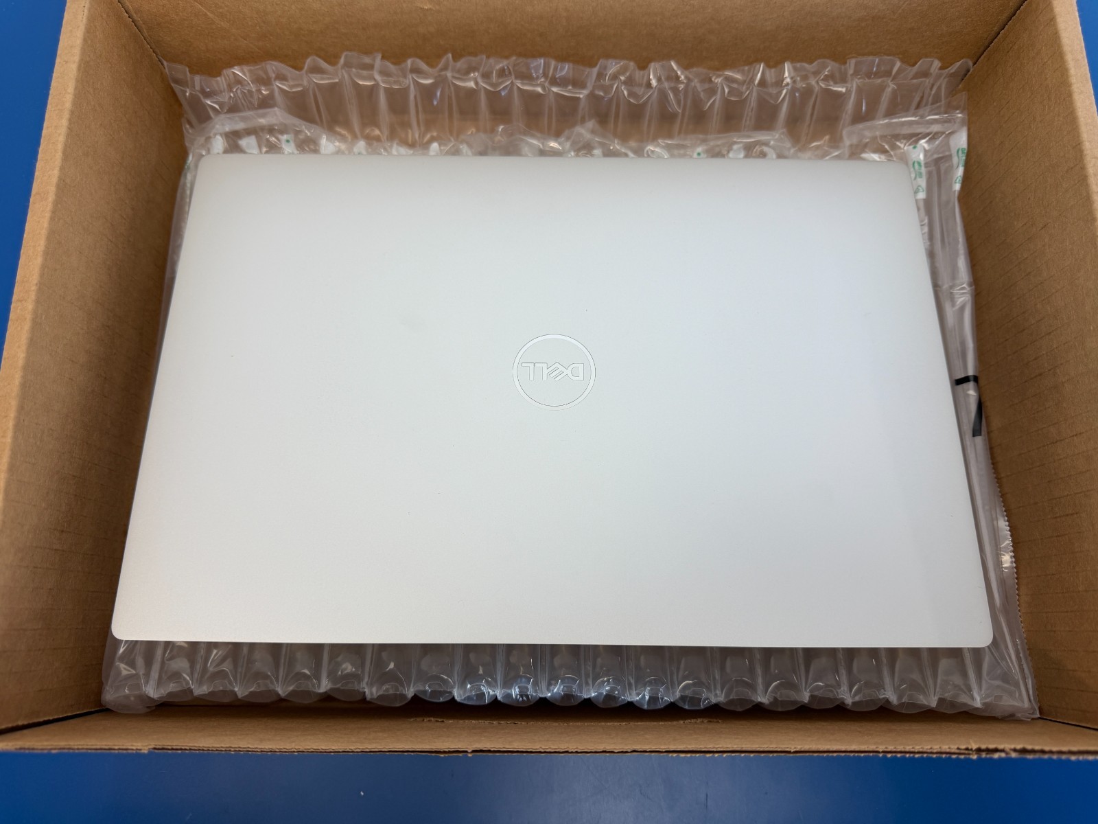 Dell XPS 13.4" Laptop XPS9340-7213SLV (Intel Core Ultra 7 155H/32GB RAM/1TB SSD - Image 3