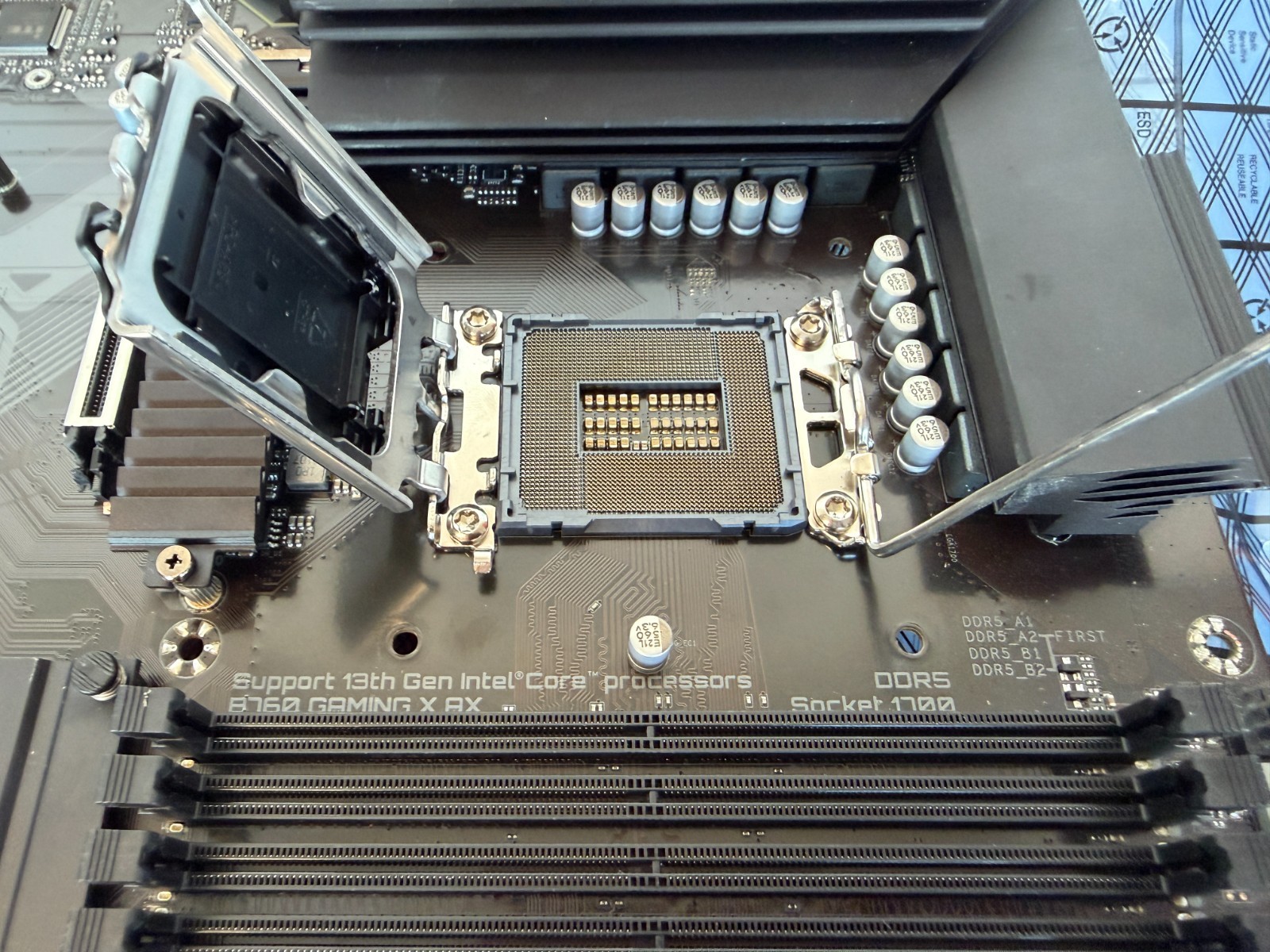 *READ* Gigabyte Intel B760 GAMING X AX LGA 1700 DDR5 ATX Gaming Motherboard - Image 4