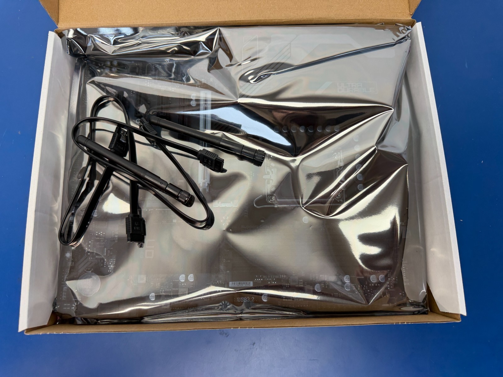 *READ* GIGABYTE Z790 UD AC DDR5 LGA 1700 Intel Z790 ATX DDR5 Triple M.2/ PCIe - Image 2