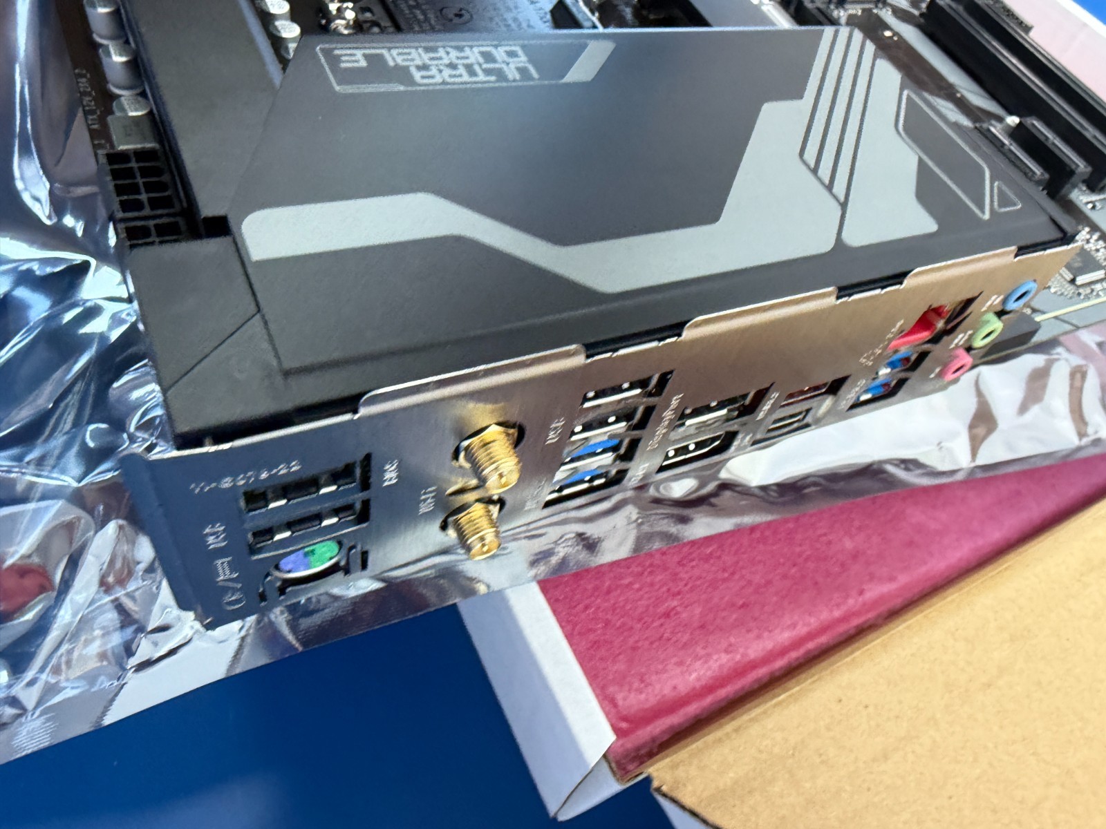 *READ* GIGABYTE Z790 UD AC DDR5 LGA 1700 Intel Z790 ATX DDR5 Triple M.2/ PCIe - Image 6