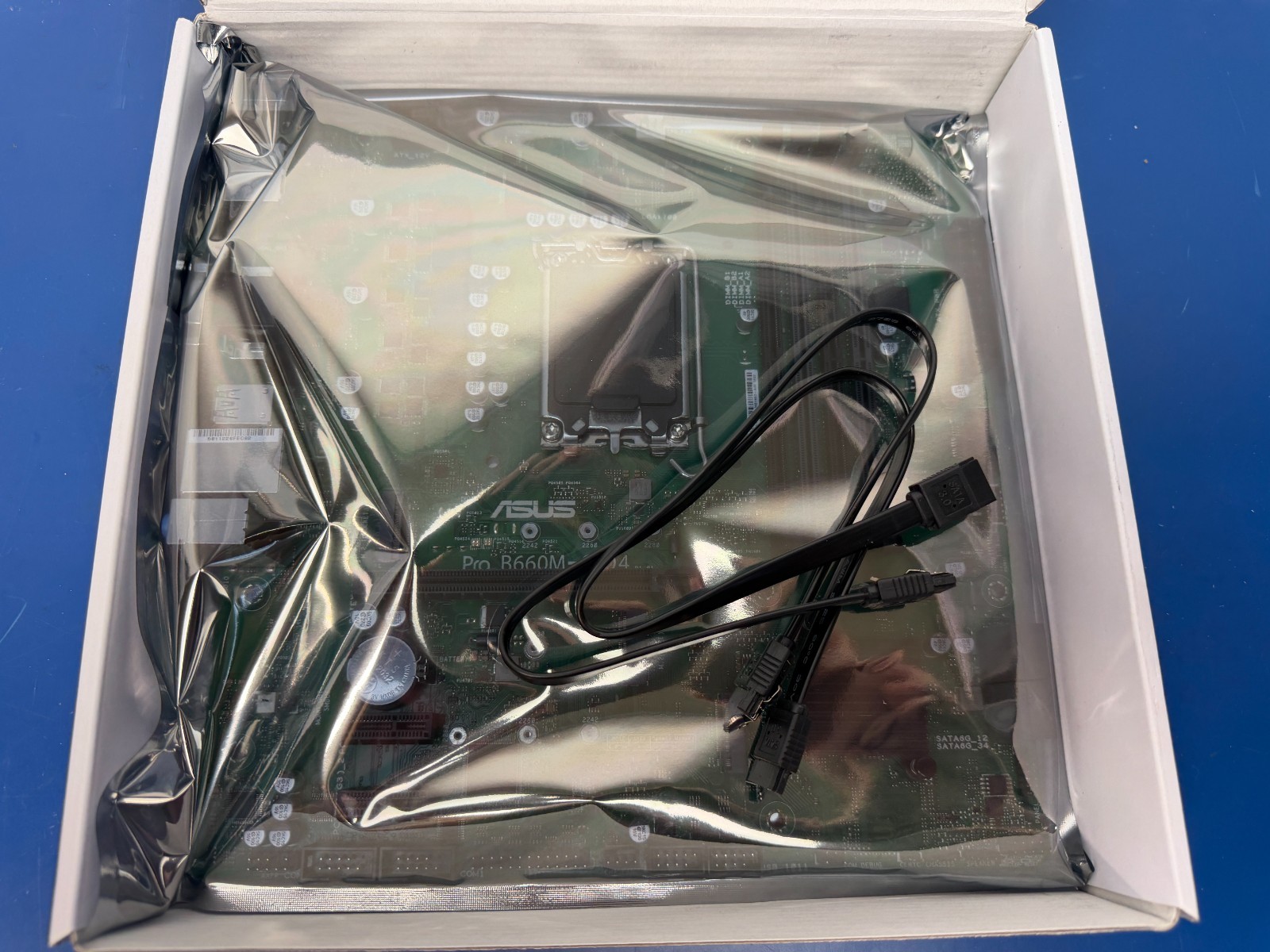 ASUS Pro B660M-C D4-CSM, LGA 1700 microATX Intel Motherboard - Image 4