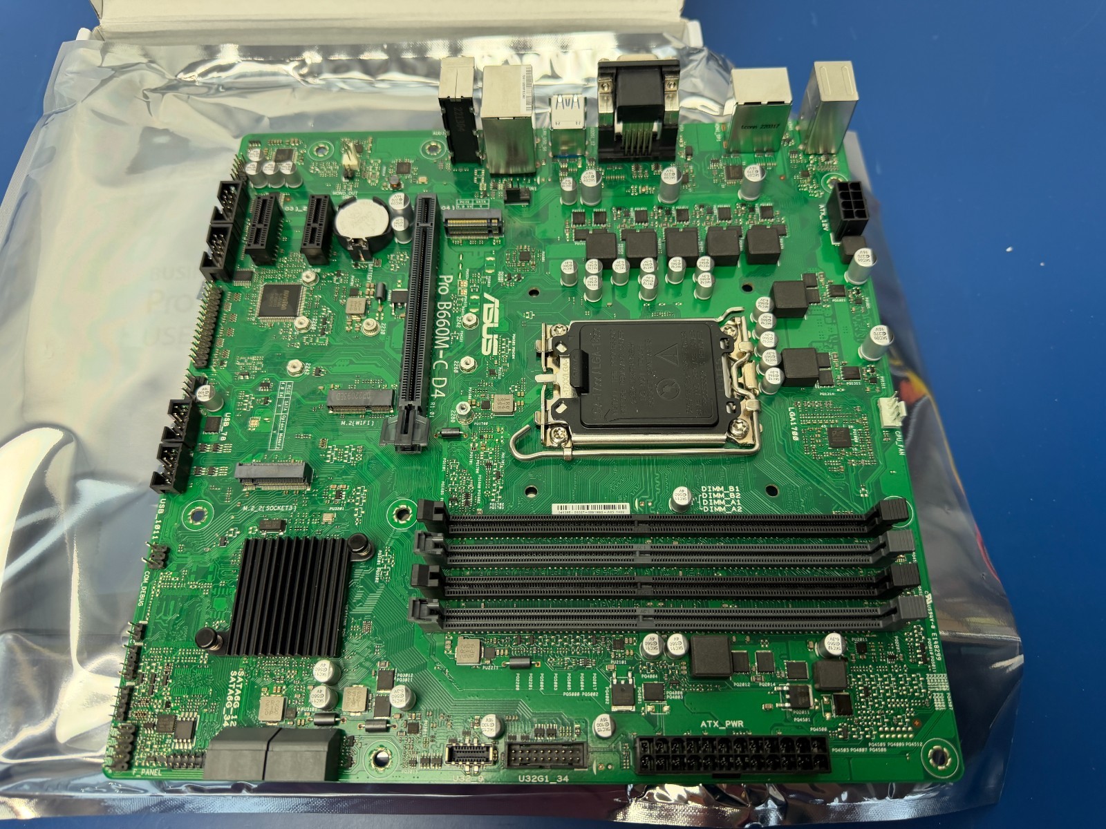 ASUS Pro B660M-C D4-CSM, LGA 1700 microATX Intel Motherboard - Image 5
