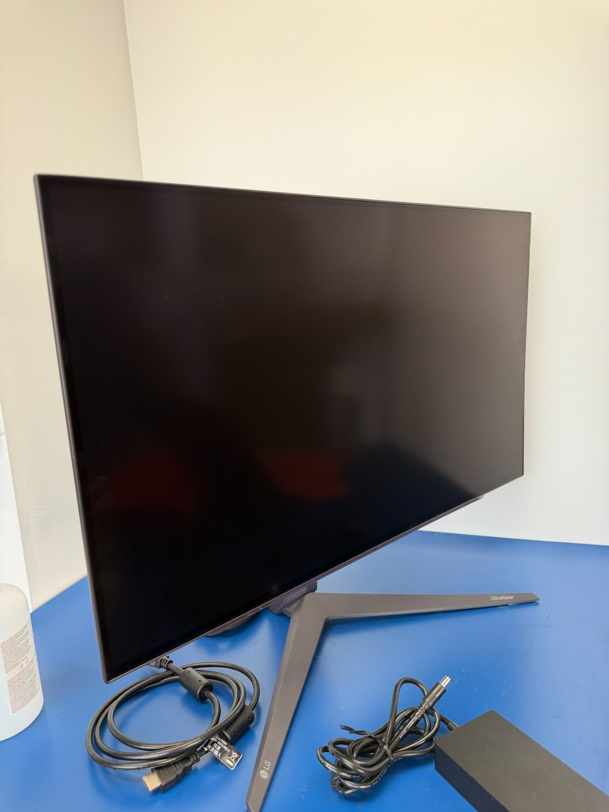 LG 27GS93QE 27-inch Ultragear OLED Gaming Monitor QHD 1440p 240Hz 0.03ms - Image 2