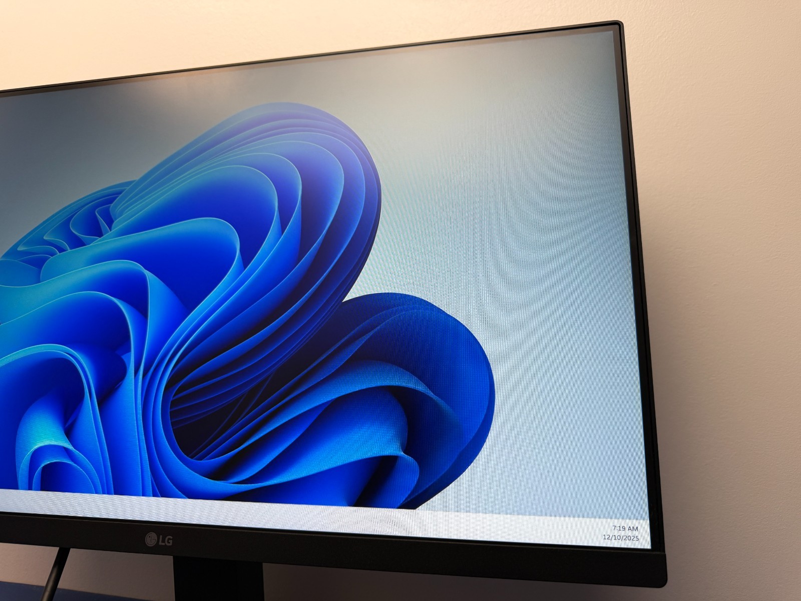 LG 24MR400-B 24" IPS LED Monitor - Image 4