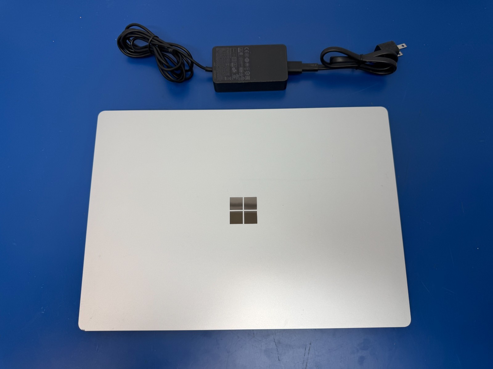 Microsoft Surface Laptop 5 1979 15" Touch i7-1255U 2.60GHz 16GB RAM 512GB SSD