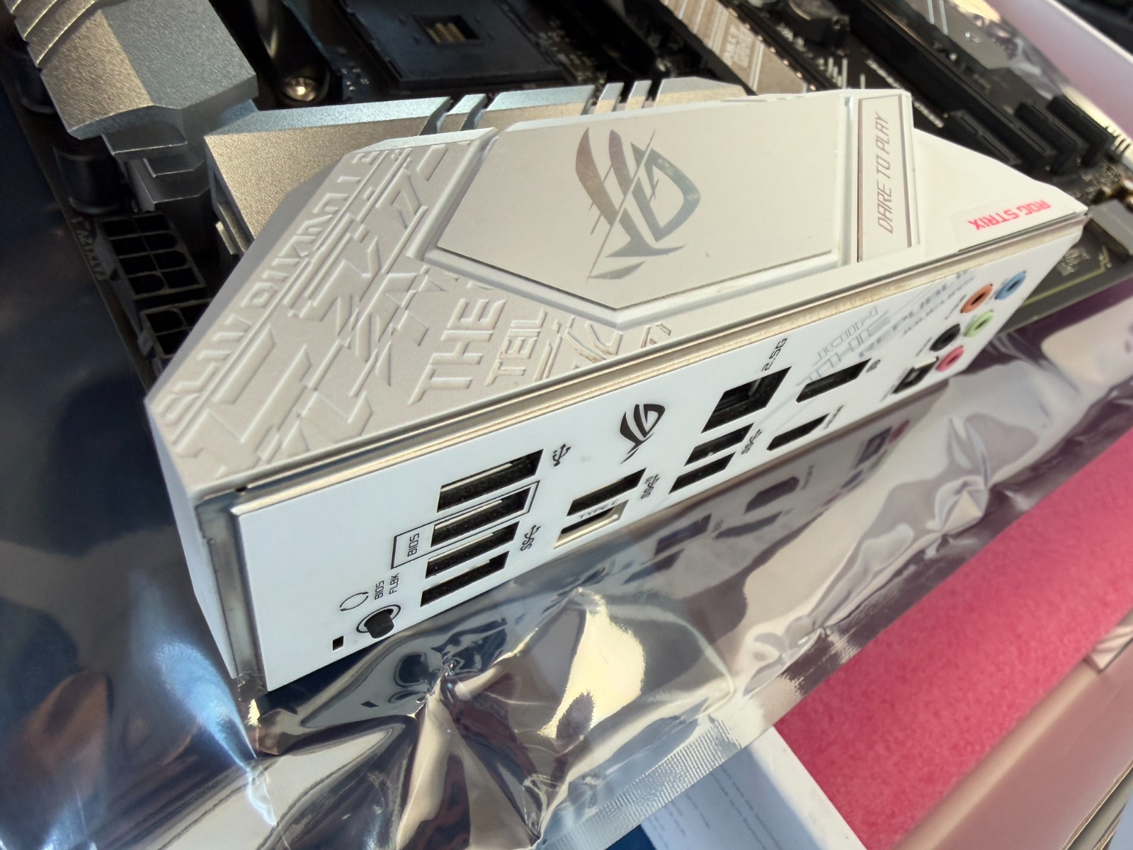 ASUS ROG Strix B550-A GAMING AMD AM4 DDR4 ATX RGB Desktop Motherboard - Image 5