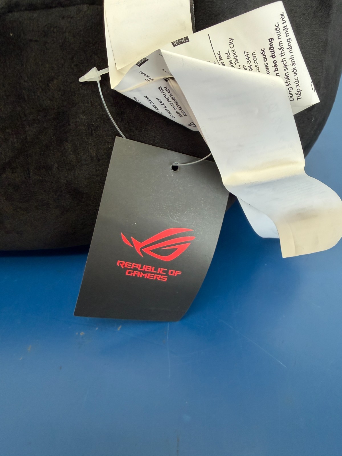 ASUS ROG Throw Pillow Special edition Collector 90AC04G0-BMK011 - Image 5
