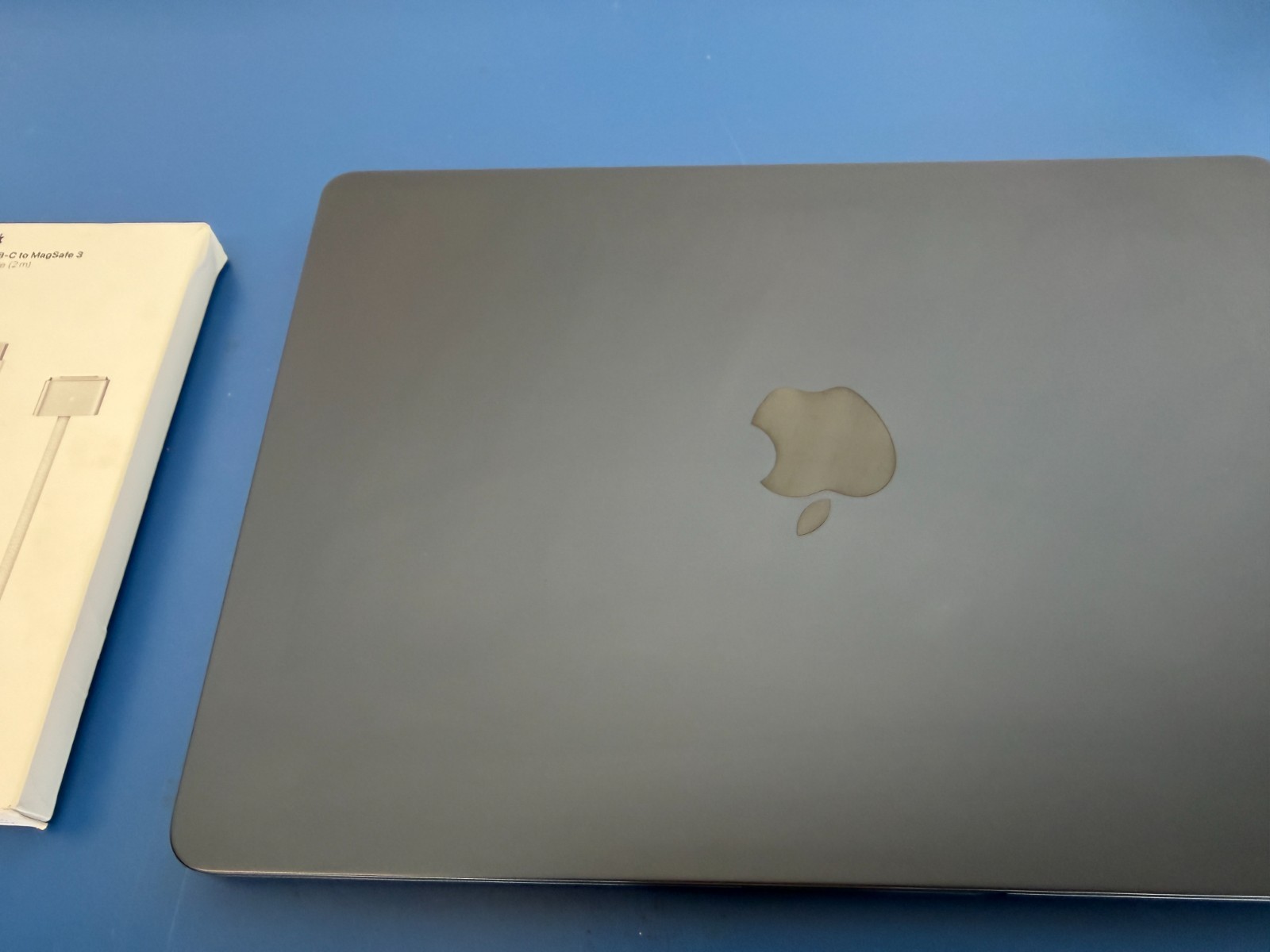 2025 Apple MacBook Air 13-inch M4 Chip 16GB RAM 512GB SSD Midnight MW133LL/A - Image 5