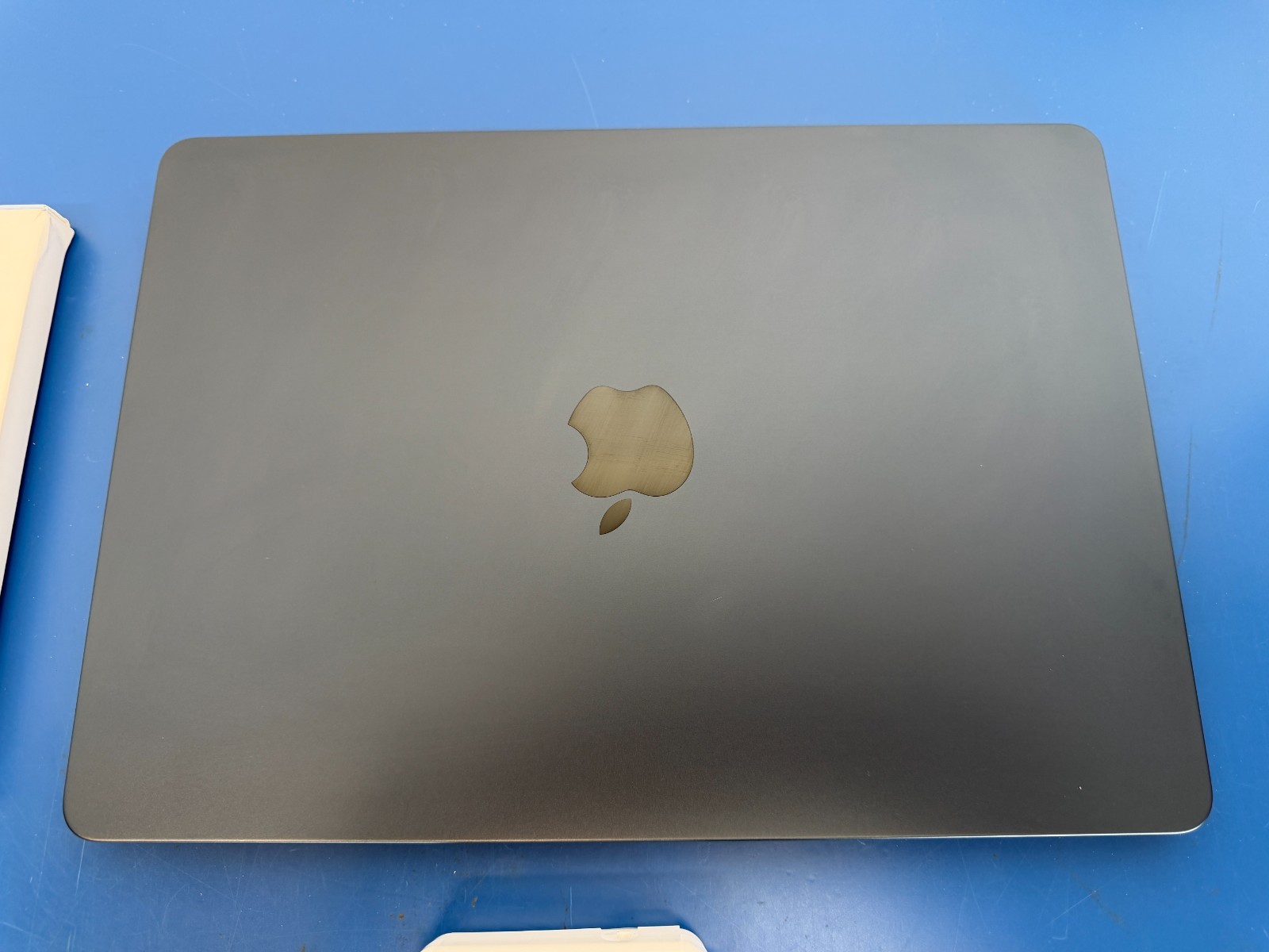 2025 Apple MacBook Air 13-inch M4 Chip 16GB RAM 512GB SSD Midnight MW133LL/A - Image 6