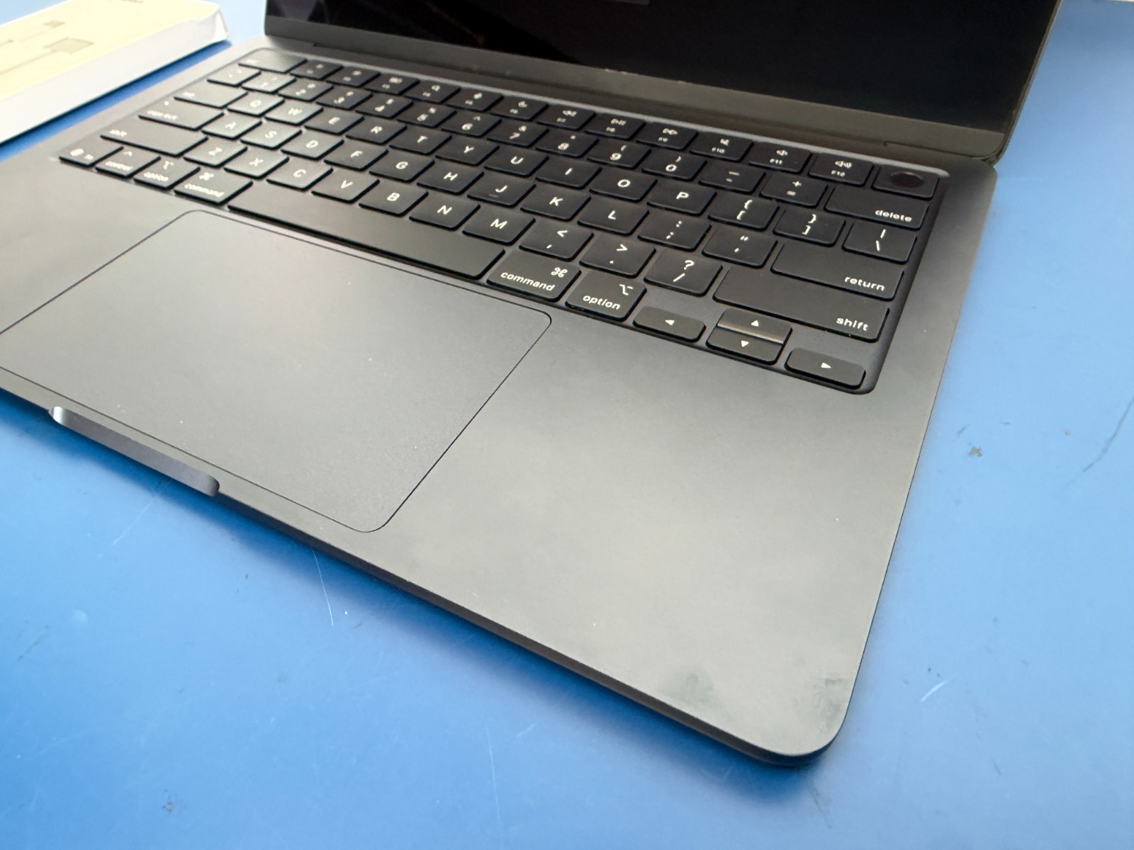 2025 Apple MacBook Air 13-inch M4 Chip 16GB RAM 512GB SSD Midnight MW133LL/A - Image 11