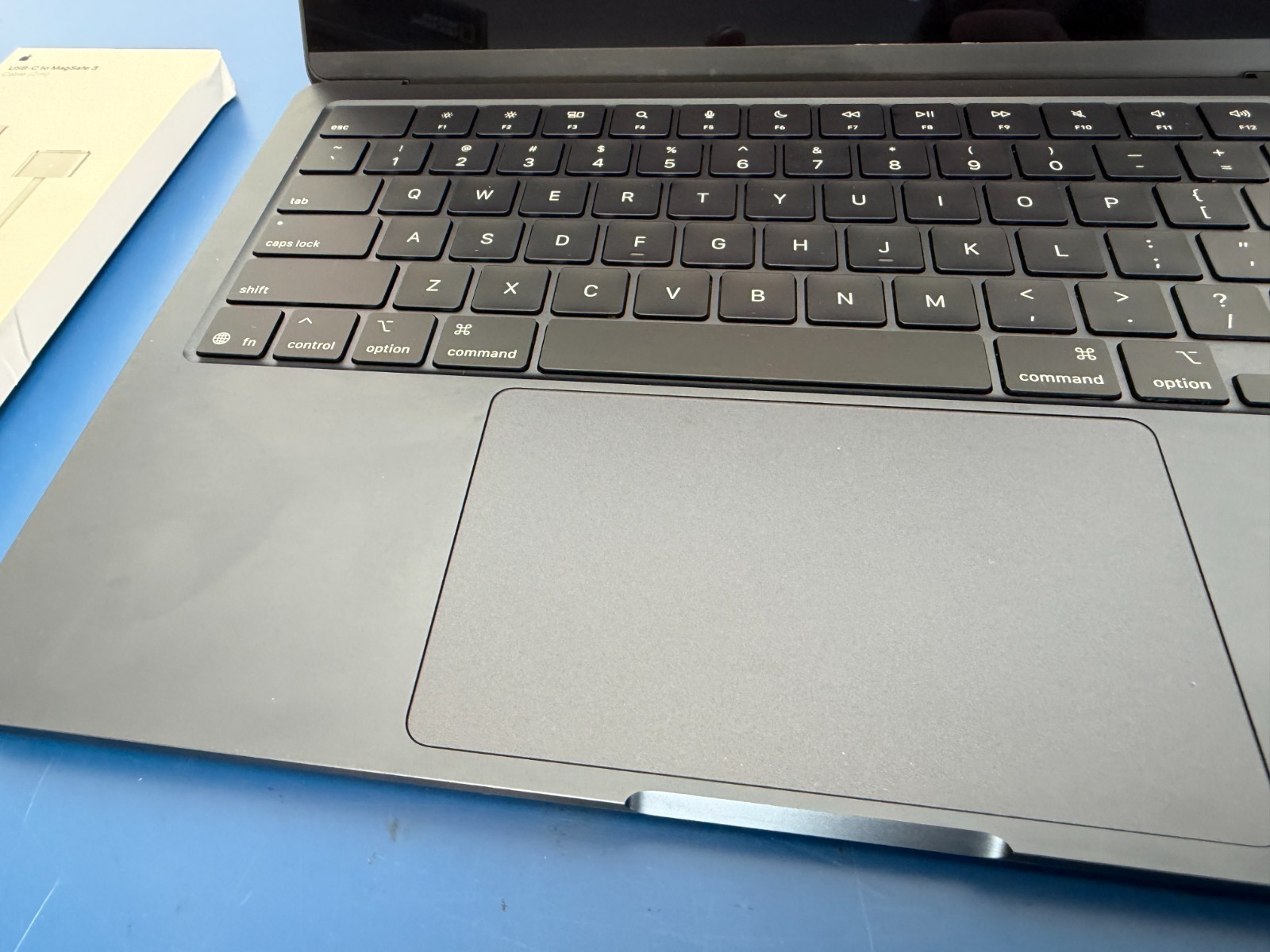 2025 Apple MacBook Air 13-inch M4 Chip 16GB RAM 512GB SSD Midnight MW133LL/A - Image 12