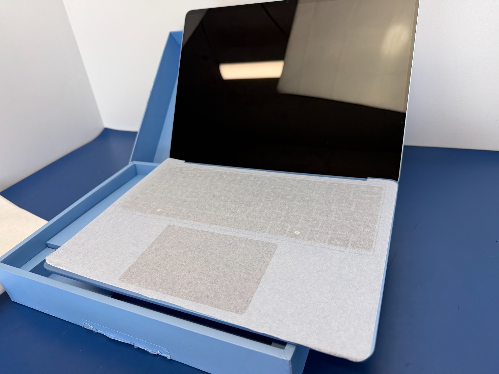 Microsoft Surface Laptop 7th Edition 2036 Snapdragon X Plus 16GB RAM 512GB SSD - Image 12