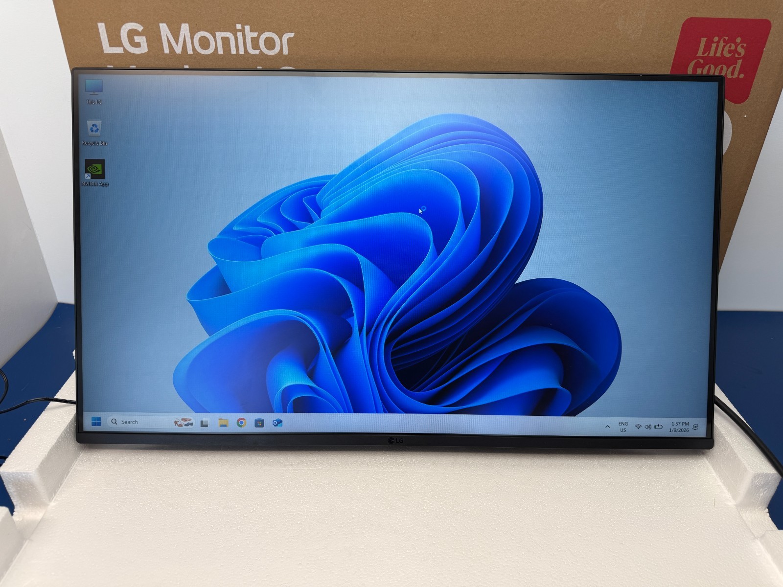 LG 27" FHD 120Hz 5ms GTG IPS LED FreeSync Gaming Monitor - Black 27U411A-B - Image 2