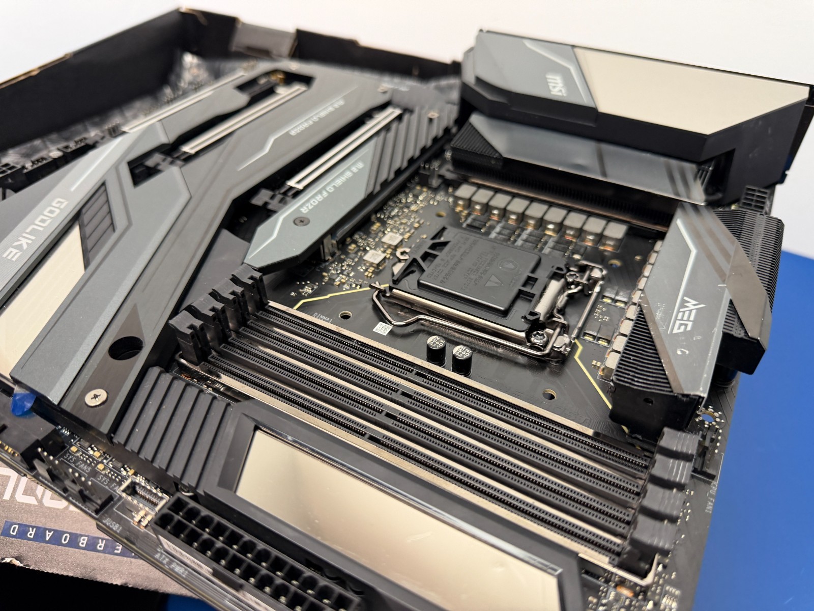 MSI MEG Z490 GODLIKE Motherboard Intel Z490 LGA 1200 DDR4 E-ATX M.2 Core USB 3.2 - Image 7