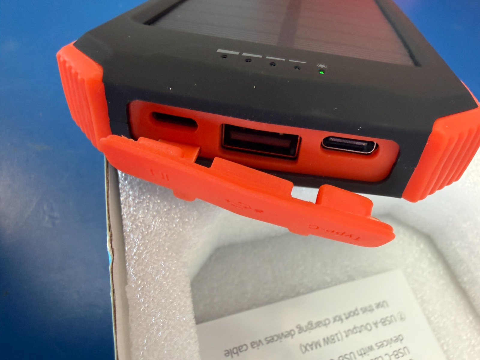 Power Bank Solar 10000mAh Charger Portable 20W USBC light Blavor - Image 9