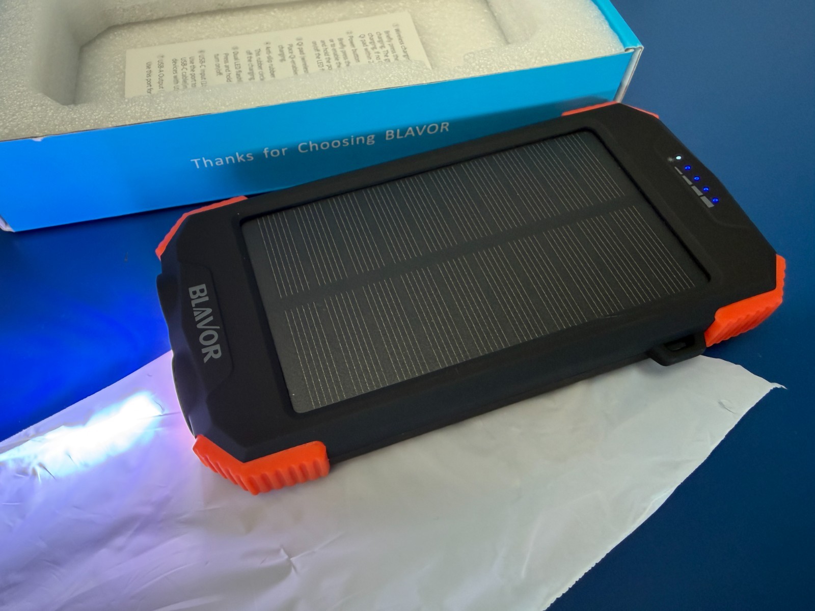 Power Bank Solar 10000mAh Charger Portable 20W USBC light Blavor - Image 11