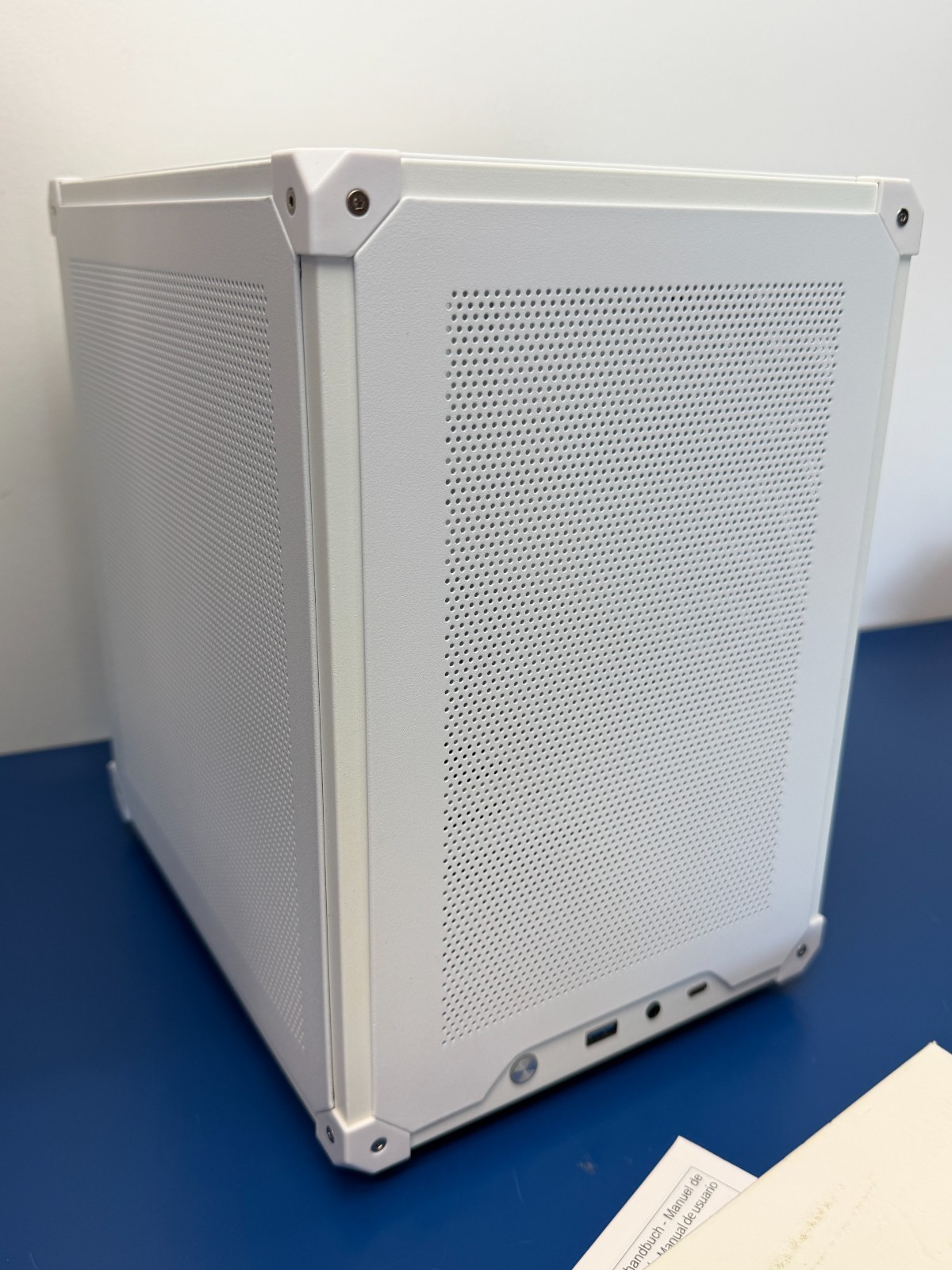 Jonsbo C6 Micro-ATX case - white - Image 2
