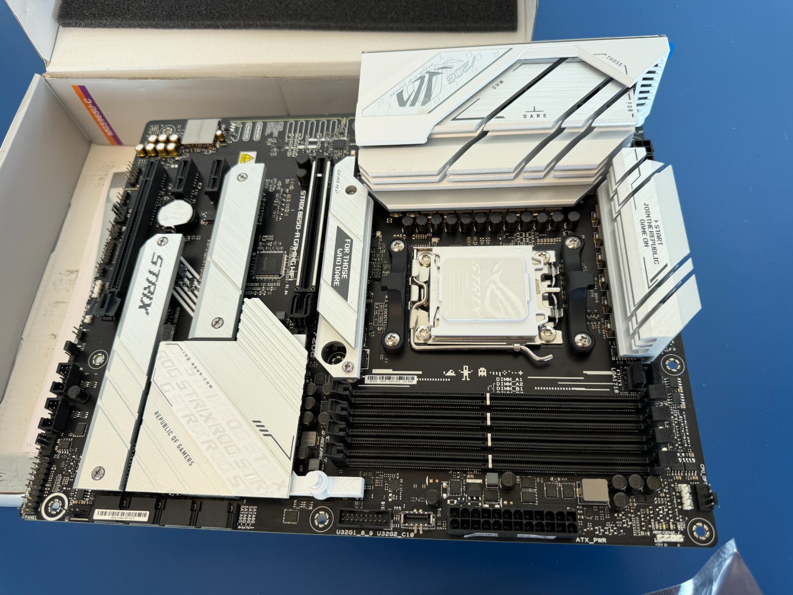 ASUS ROG STRIX B650-A GAMING WIFI 6E Socket AM5 (LGA 1718) Ryzen 7000 8000 9000 - Image 4