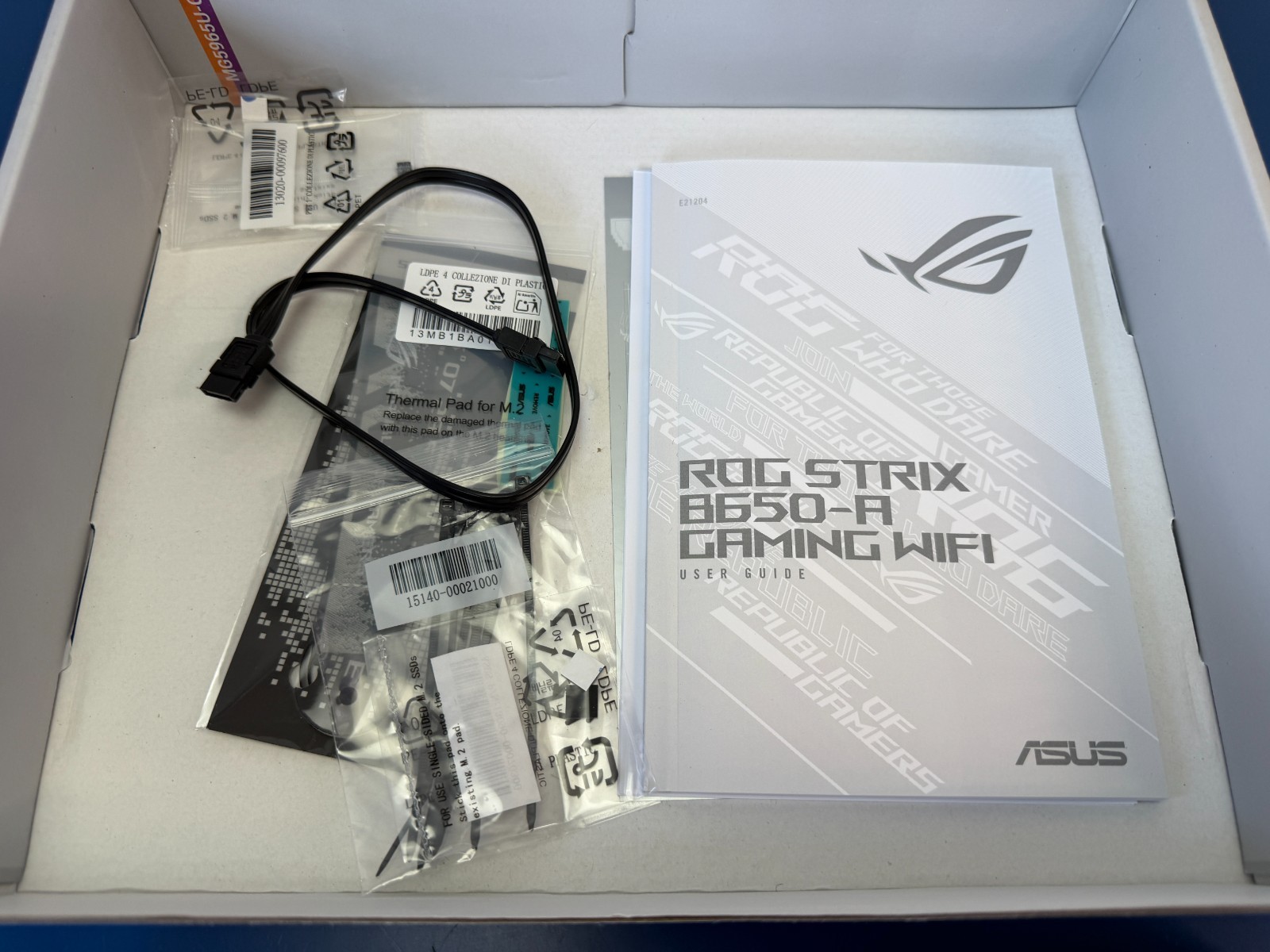 ASUS ROG STRIX B650-A GAMING WIFI 6E Socket AM5 (LGA 1718) Ryzen 7000 8000 9000 - Image 9