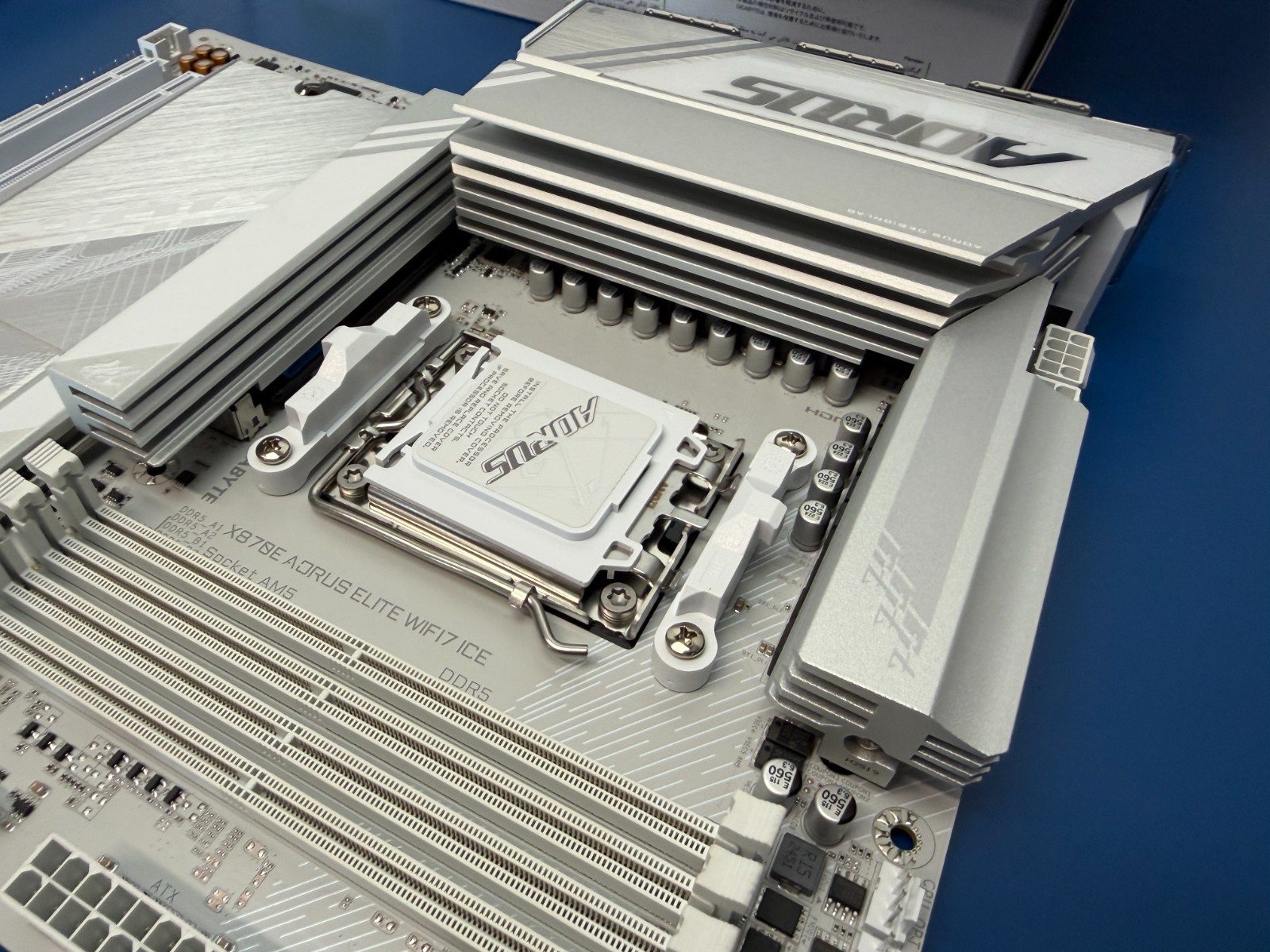 GIGABYTE X870E AORUS ELITE WIFI7 ICE AM5 AMD X870E ATX Motherboard - Image 6